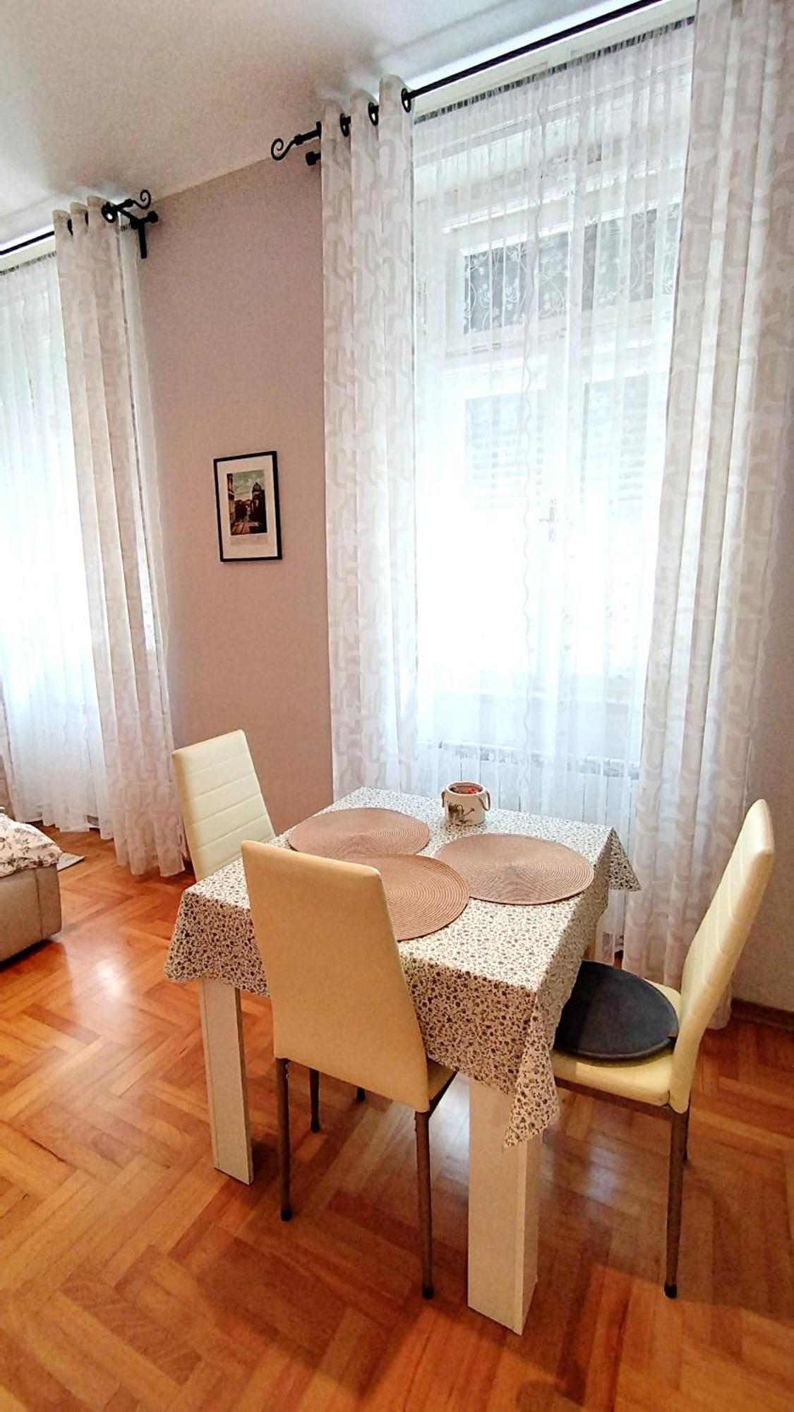 Lavender - City Room With Free Parking Pula Dış mekan fotoğraf