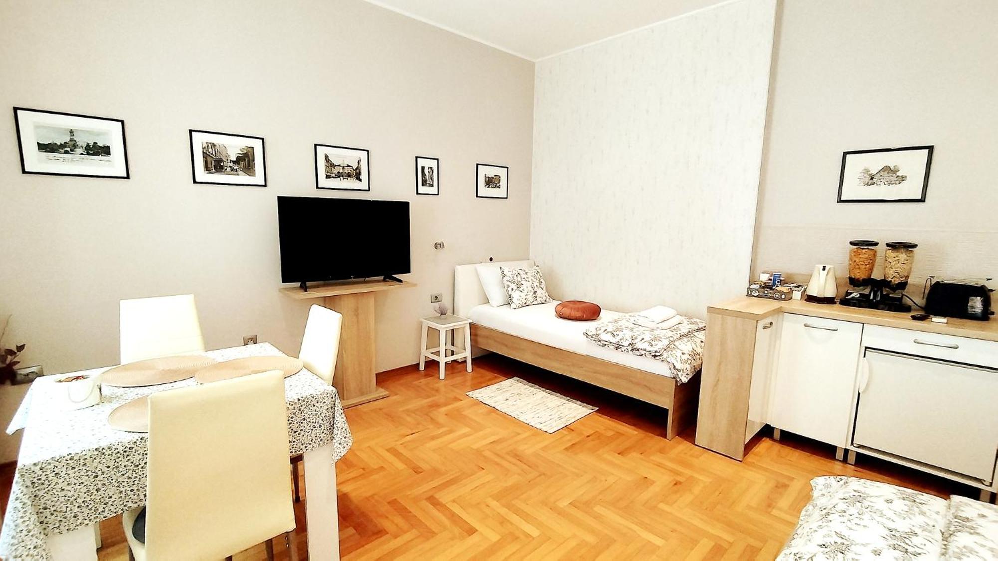 Lavender - City Room With Free Parking Pula Dış mekan fotoğraf