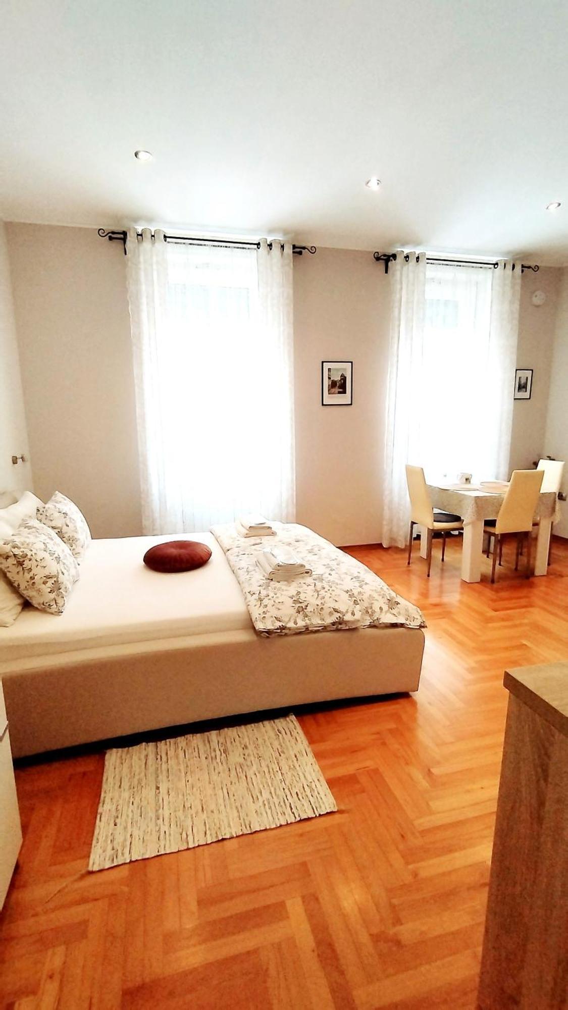 Lavender - City Room With Free Parking Pula Dış mekan fotoğraf