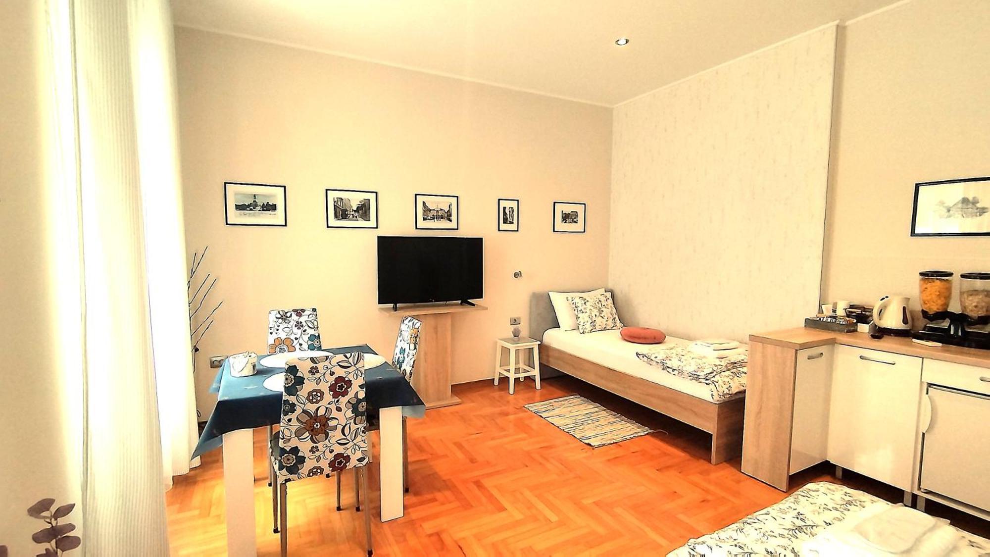 Lavender - City Room With Free Parking Pula Dış mekan fotoğraf