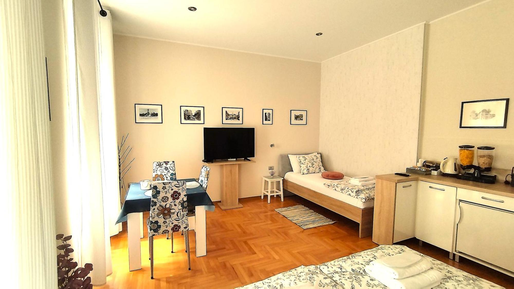 Lavender - City Room With Free Parking Pula Dış mekan fotoğraf