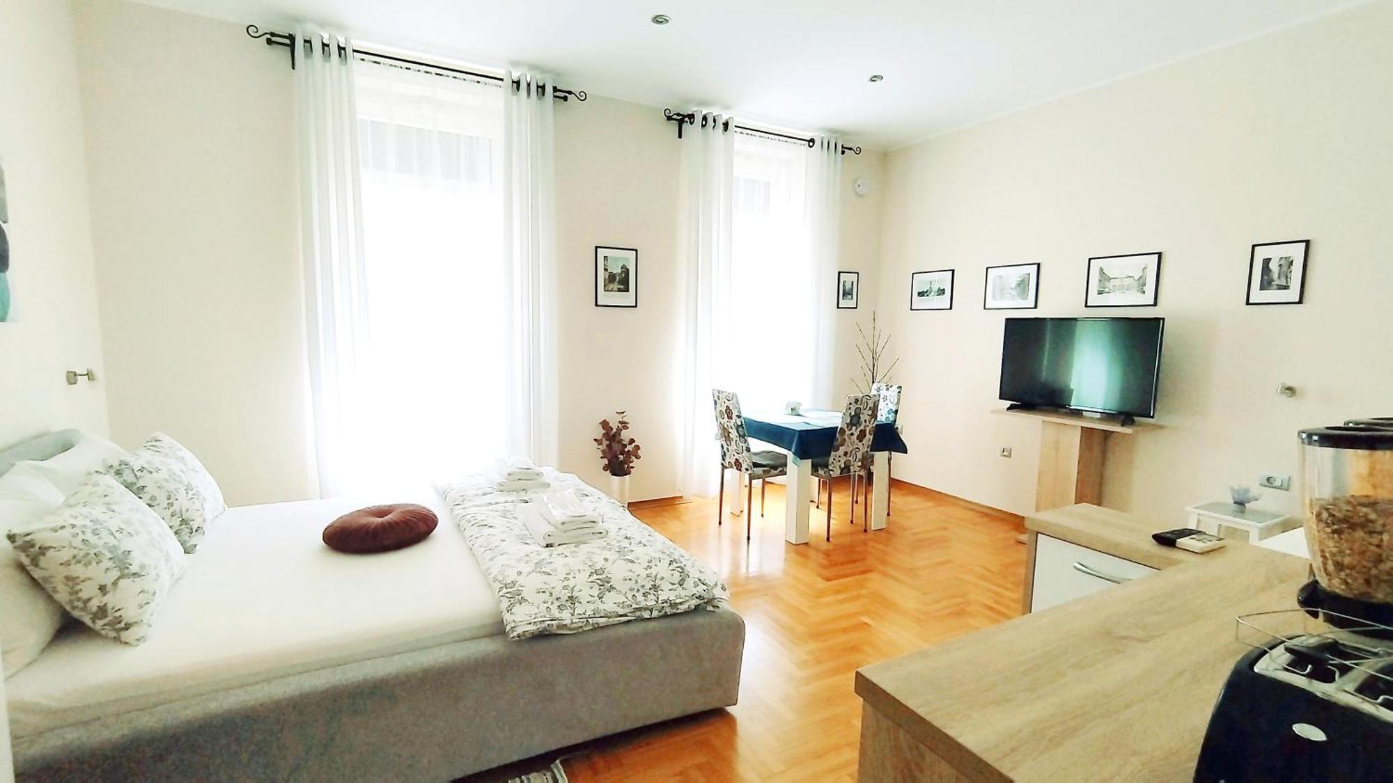 Lavender - City Room With Free Parking Pula Dış mekan fotoğraf