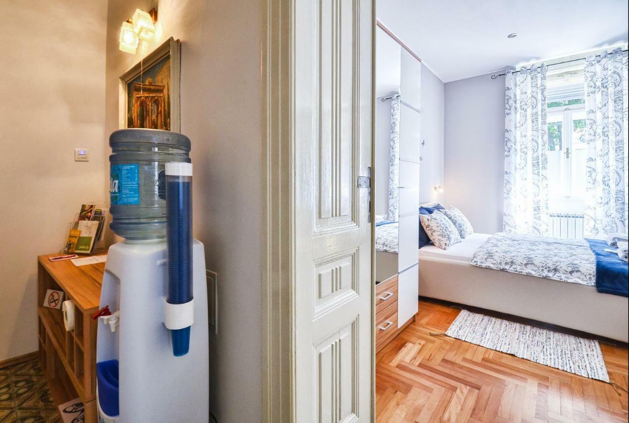 Lavender - City Room With Free Parking Pula Dış mekan fotoğraf